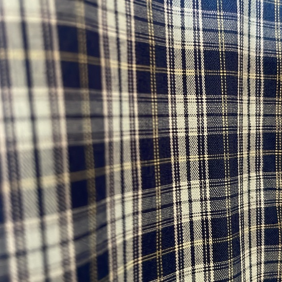 NWOT Mens Izod no iron size xl button down shirt. Blue checked pattern. - Picture 4 of 8